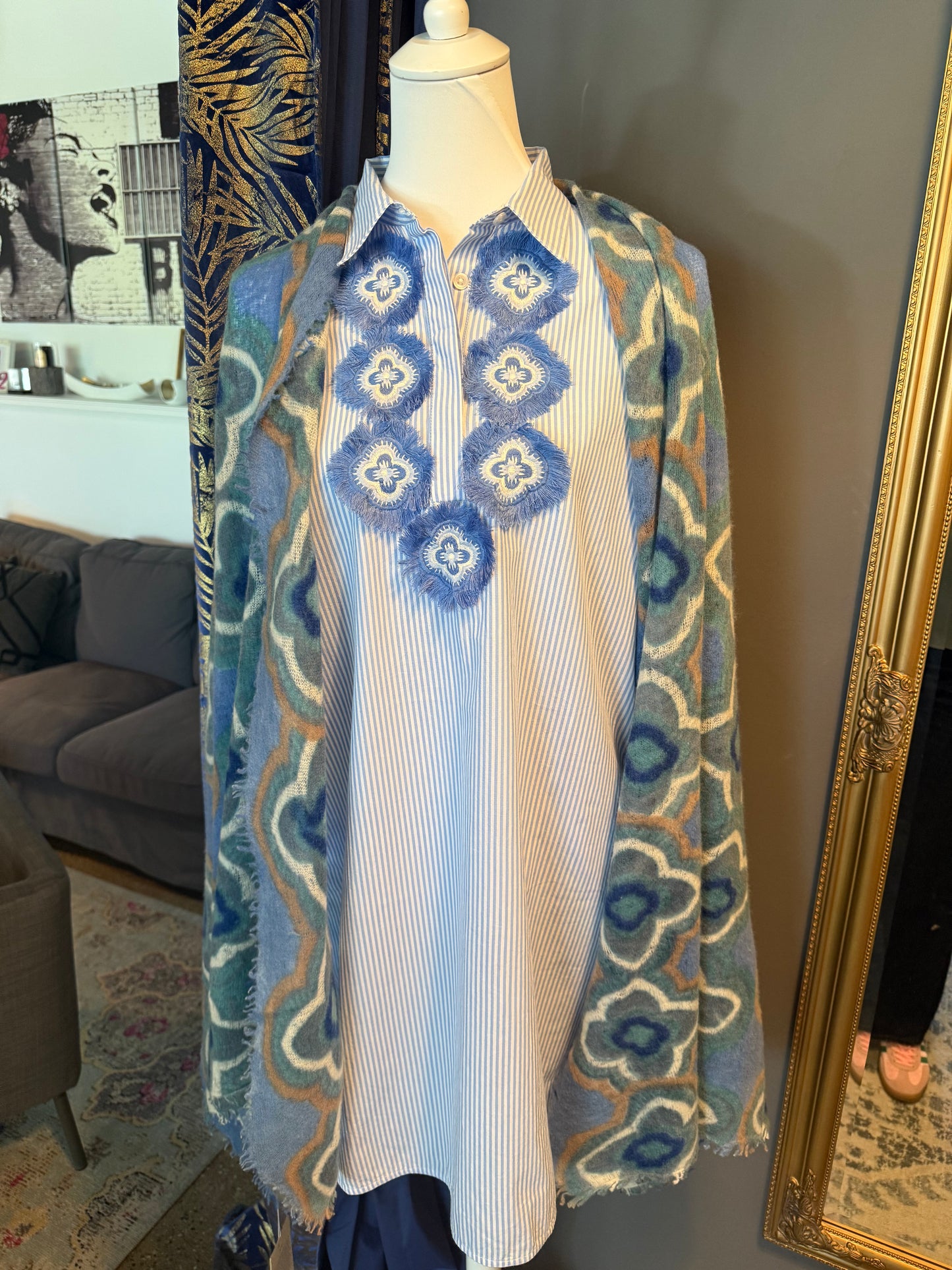 Gewebter Kaschmirschal von Mala Alisha