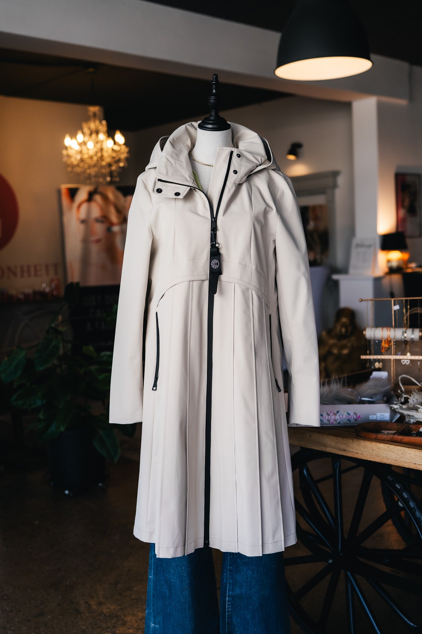Langer Trenchcoat