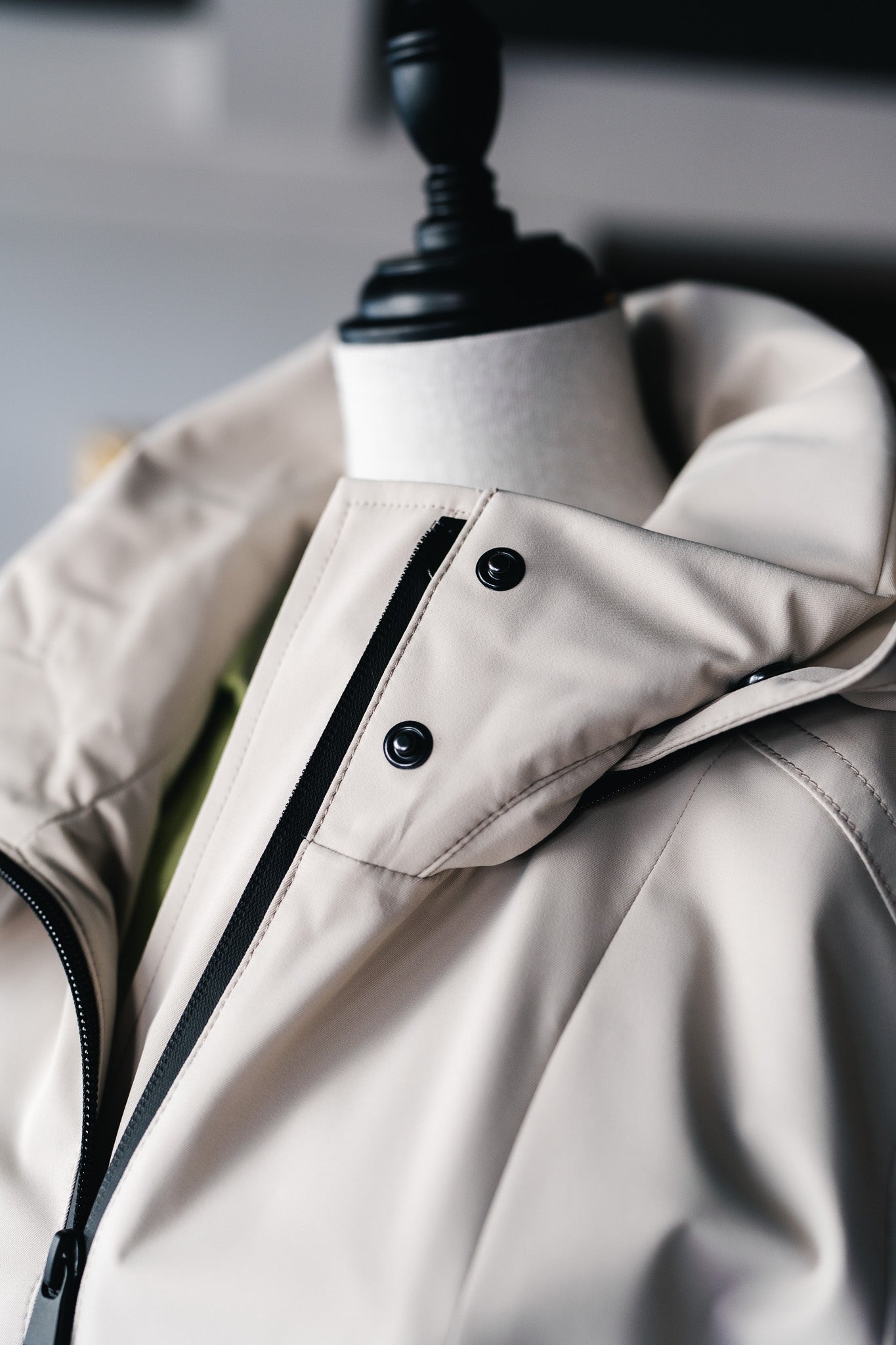 Langer Trenchcoat