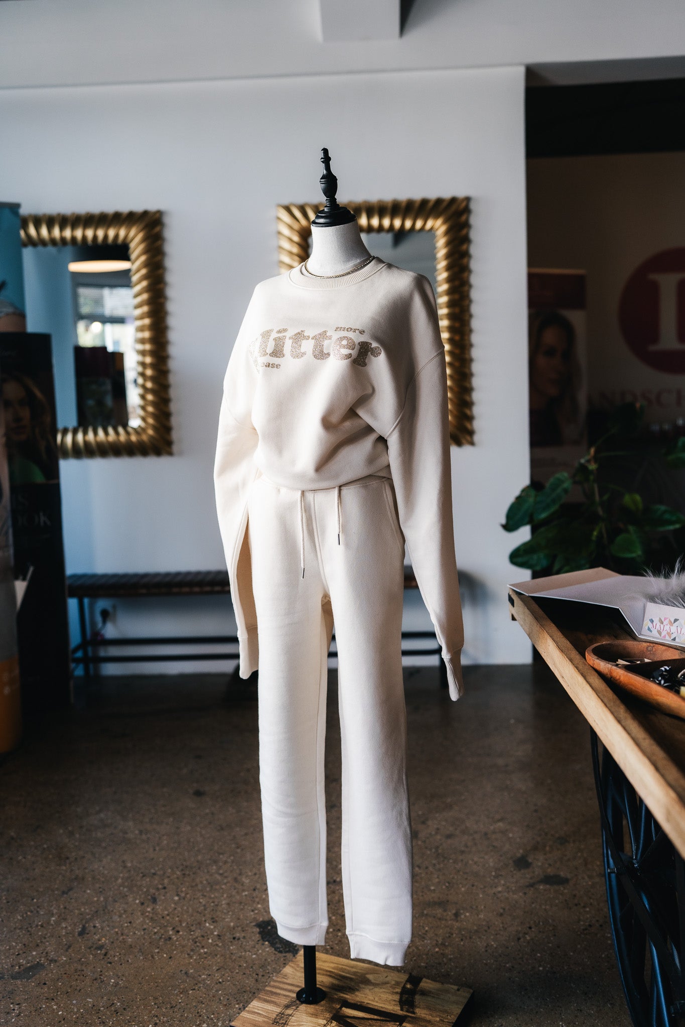 Sweater mit Jogginganzug