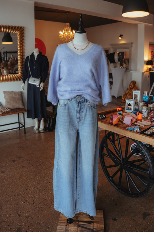 Trendige leichte Sommerjeans